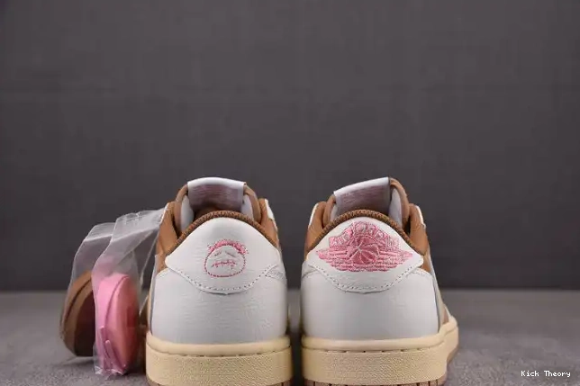 Kicked Out Shoe Store SP Scott Low x AJ 1 OG Travis DM7866-106 0607